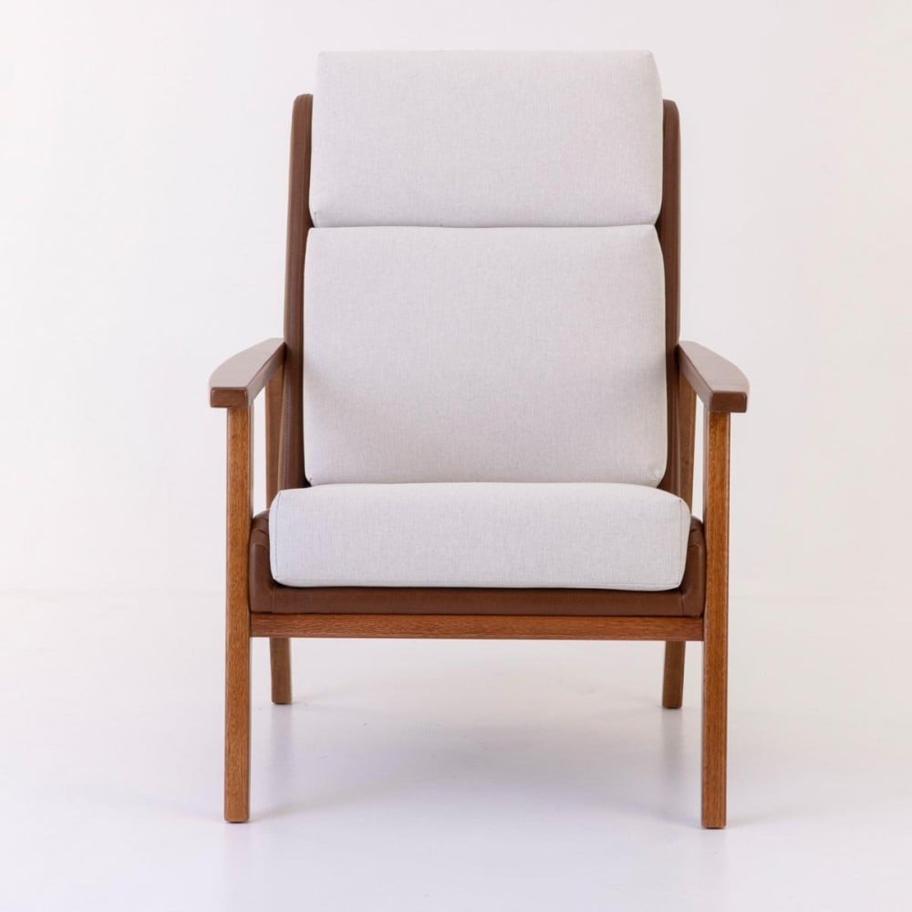 Poltrona Siona Estofada Estrutura Madeira Eucalipto Design Exclusivo Acabamento Premium