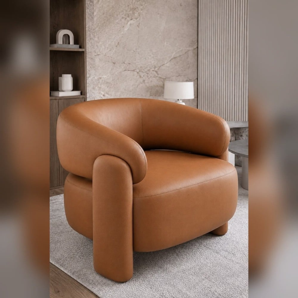 Poltrona Sucena Estofada com Encosto em Arco e Apoio Estrutural em Composê