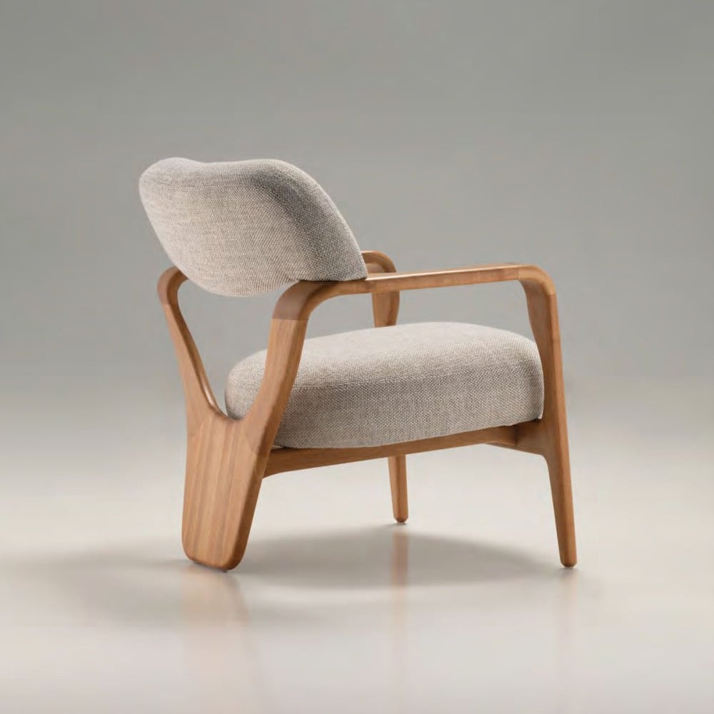 Poltrona Syluê Estofada Estrutura Madeira Maciça Jequitibá Design Premiado by Juliano Schimidt