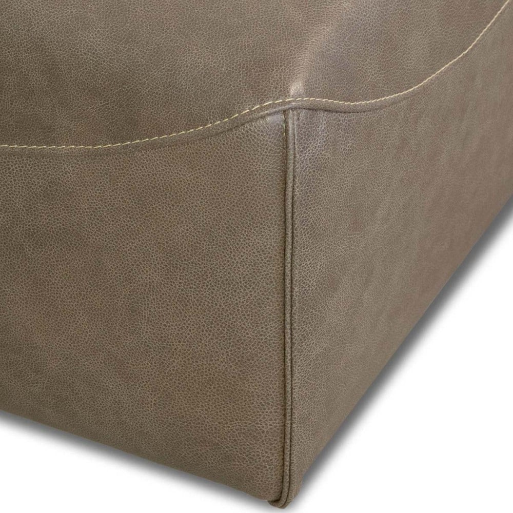 Puff Rivano Quadrado Couro Natural Estrutura Madeira de Lei Eucalipto Design Artesanal