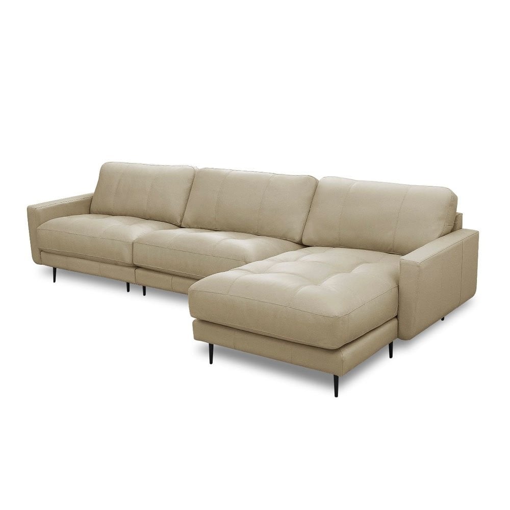 Sofá com Chaise Rômulo 3 Módulos Revestido em Couro Estrutura Madeira de Lei Eucalipto Design Artesanal
