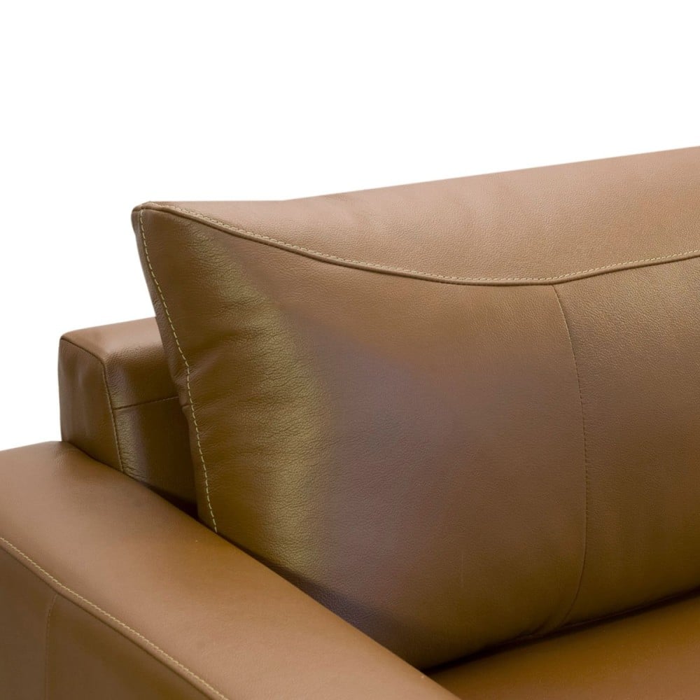 Sofá Nevin Couro Natural Estrutura Madeira de Lei Eucalipto Pés em Madeira Design Artesanal