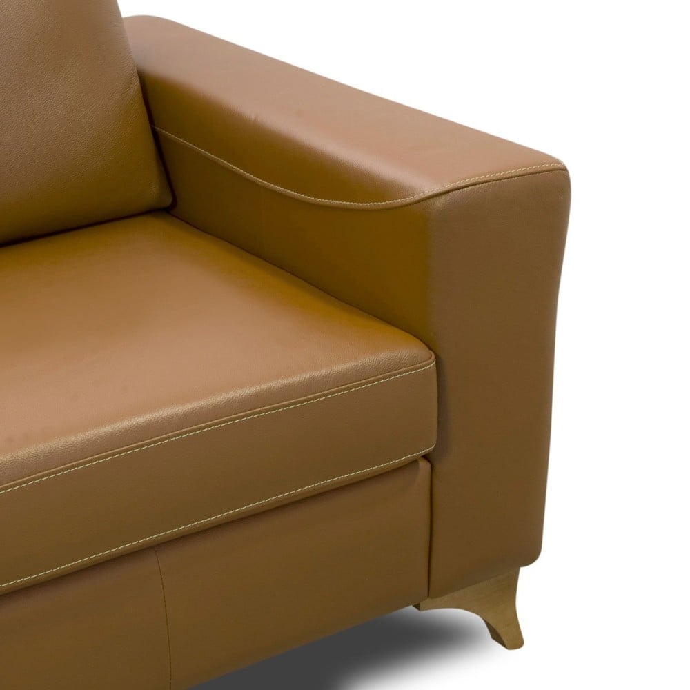Sofá Nevin Couro Natural Estrutura Madeira de Lei Eucalipto Pés em Madeira Design Artesanal