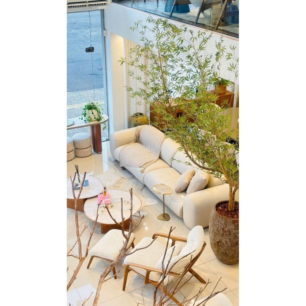 Sofá Ondine 2 Módulos em Couro Legítimo com Design Orgânico e Costuras Decorativas