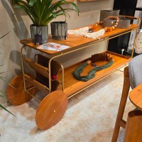 Aparador Artois Tampo Duplo Estrutura Metálica com Rodas Decorativas Champagne Design Jhoel Silva