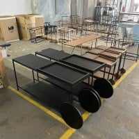 Aparador Zeenya Detalhe Bandeja com Rodas e Pés Fixos Estrutura em Metal com Pintura Epóxi