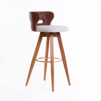Banqueta Giratória Zoe Estofada Base com Apoio em Metal Estrutura Madeira Liptus Design Sustentável