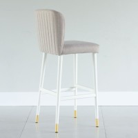 Banqueta Marina Encosto com Argola Detalhe Gomado Pés Madeira com Ponteiras em Metal Estrutura Madeira Liptus Design Sustentável