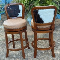 Banqueta Giratória Inglesa Detalhes com Tachas Madeira Maciça Design Clássico