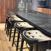 Banqueta Anna Assento Estofado Detalhe Amadeirado Estrutura Madeira
