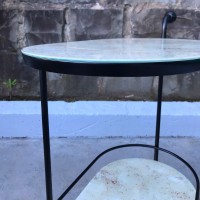 Carrinho Bar Aldren Tampo em Madeira Pintada Base em Madeira Marmorizada Estrutura Tubular em Aço Carbono com Rodízios de Silicone