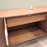 Buffet Arthemis Acabamento Lâmina Cinamomo Estrutura Madeira de Manejo