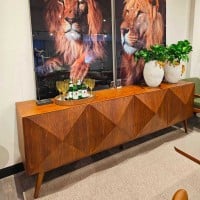 Buffet Rubi com Portas Gaveteiro Interno Base Madeira Jequitibá Design by Studio 3 Design