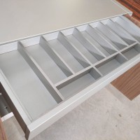 Buffet Lithos 5 Portas em Lâmina de Carvalho com Gaveta Interna Estrutura Externa em Pintura Laca Pés Metalizados Design by Walter Cuco