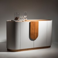 Buffet Ouranos Laqueado 2 Portas com Puxadores e Detalhes Laminados com Prateleira Interna