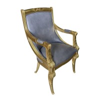 Cadeira com Braço Napoleão Entalhada Madeira Maciça Design de Luxo Peça Artesanal