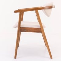 Cadeira Inari Estofada Estrutura Madeira Eucalipto Design Exclusivo Acabamento Premium