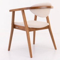 Cadeira Inari Estofada Estrutura Madeira Eucalipto Design Exclusivo Acabamento Premium