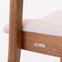 Cadeira Inari Estofada Estrutura Madeira Eucalipto Design Exclusivo Acabamento Premium