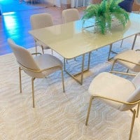 Cadeira Kiara Estofada Base Metal Pintura Eletrostática Design Moderno
