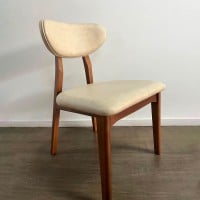 Cadeira Lila Encosto Anatômico Base Madeira Design Contemporâneo