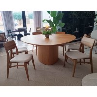 Cadeira Raizen Assento Estofado Encosto e Estrutura Madeira Maciça Jequitibá Design Premiado by Juliano Schimidt