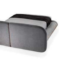 Cama Airy Estofada com Apliques e Pés em Madeira Design by Studio +A!