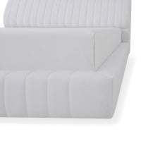 Cama Lecce Estofada Detalhes em Gomado Vertical