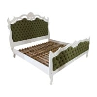 Cama Versalhes Luxo Estofada Detalhes em Capitonê Design de Luxo Peça Artesanal