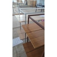 Carrinho de Bebidas Emyra Tampos e Rodas com Acabamento Laminado Detalhe Alça Madeira Tingida Pés e Estrutura em Metal com Pintura Epóxi
