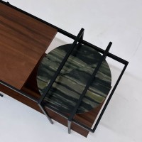 Carrinho Aparador Valker Tampos e Roda com Acabamento Laminado Detalhe Disco em Mármore Estrutura em Metal com Pintura Epóxi