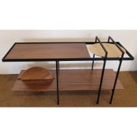 Carrinho Aparador Valker Tampos e Roda com Acabamento Laminado Detalhe Disco em Mármore Estrutura em Metal com Pintura Epóxi