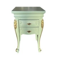 Mesa de Cabeceira Luiz XV Gavetas com Puxadores Exclusivos Madeira Eucalipto Design de Luxo Peça Artesanal