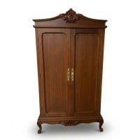 Roupeiro Provençal II com 2 Portas Estrutura em Madeira Maciça Eucalipto Detalhes Entalhados em Dourado Pés Luís XV