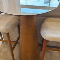 Mesa Bistrô Jaxon Tampo Redondo e Base Cônica em Madeira Laminada Tingida