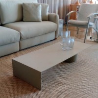Mesa de Centro Flow em Lâmina de Madeira com Tampo Retangular e Base Cilíndrica Design by Alan Mantovani