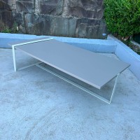 Mesa de Centro Fenice Tampo Retangular em Madeira e Base em Chapa de Aço Carbono com Pintura Epóxi