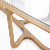 Mesa de Centro Pisthacci Tampo de Vidro Estrutura Madeira Maciça by Asa Design Studio