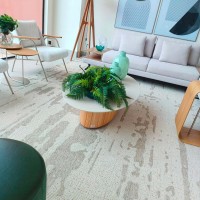 Mesa de Centro Bold Design Elíptico com Tampo Laminado e Base Laqueada Design by Studio 3 Design