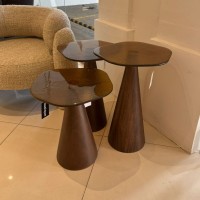 Mesa Lateral Demetry Duo Design Orgânico Tampo Pedra Natural e Vidro Base em Madeira Maciça