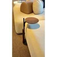 Mesa Lateral Hamus Tampo e Detalhe em Madeira Haste e Base Disco em Aço com Pintura Epóxi