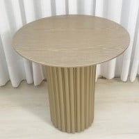 Mesa Lateral Libane Redonda Tampo Lâmina de Madeira Base Ripada Laqueada