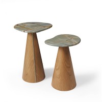 Mesa Lateral Montilo Design Orgânico Tampo em Pedra Natural Base Compensado Laminado Detalhe Metálico