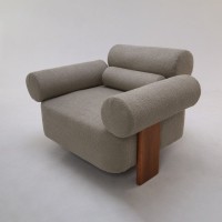 Poltrona Annalya Estofada Estrutura Madeira Eucalipto Design Exclusivo Acabamento Premium