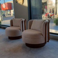 Poltrona Aurora Estofada Base Giratória Estrutura em Madeira Encosto Esculpido Design by YE Design