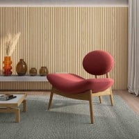 Poltrona Foster Estofada Base Madeira Eucalipto Design Sustentável