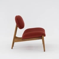 Poltrona Foster Estofada Base Madeira Eucalipto Design Sustentável