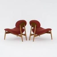 Poltrona Foster Estofada Base Madeira Eucalipto Design Sustentável