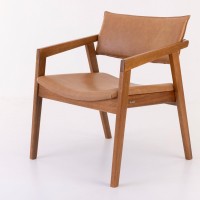 Poltrona Inanna Estofada Estrutura Madeira Eucalipto Design Exclusivo Acabamento Premium