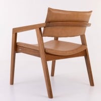 Poltrona Inanna Estofada Estrutura Madeira Eucalipto Design Exclusivo Acabamento Premium